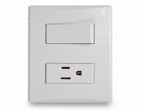 Interruptor 10A Con Tomacorriente Blanco 110V-250V